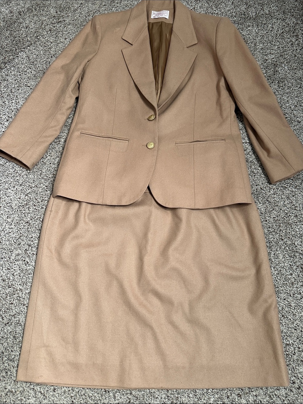 Pendleton Classic Women's Camel Blazer and Skirt Set size 12 ppure virgin wool
